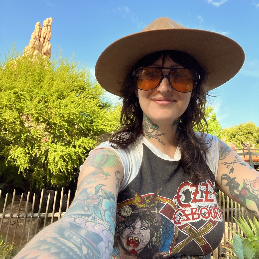 Meet your Posher, Hayley